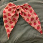 Strawberry Hair clip Bow Photo 0