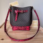 Michael Kors Purse Photo 0