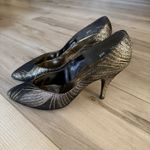 Vintage Studio Six 80’s 90’s Pumps Gold & Black High Heels Shoes Size 8 Photo 3