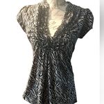 Heart soul Heart & soul zebra print V-neck size small blouse Photo 1