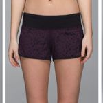 Lululemon Speed Shorts 2.5" Purple and Black Pattern Size 6 Photo 8
