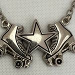 Rock Rebel | Roller Star/roller skates necklace. Silver Photo 4
