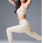 Alo Yoga  Airbrush Heart Throb Bra Oat Milk/White M Photo 2