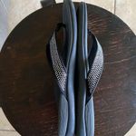 Vionic Bionic Black Flip Flop with white stones & cloth tongue size 8 Photo 7
