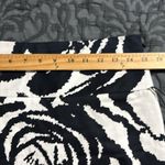 EXPRESS  design studio women’s size 2 black and white floral design mini skirt Photo 2