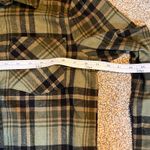 Wallflower Women's Crop Boxy Cotton Flannel Long Sleeve. Green/Black Size Medium Green Photo 2