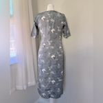 Vintage ‘70s Gray & White Floral Print Short Sleeve Midi Dress w/ Side Slits Size XS Photo 7