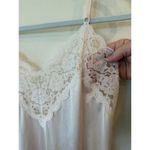 Vintage Sleeveless Lace Trim V Photo 2