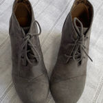 Soda  City soft gray Oxford laces booties.* Photo 0