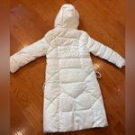 Women’s White Quilted Puffer Coat With Faux Fur Hood – New Without Tags Size M Photo 7