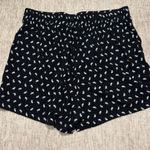 Torrid 1X 14/16  sz 1 flowy paisley shorts black pull in All year wear! Photo 3
