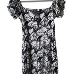 Urban Outfitters   Photo 0