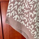 Barefoot Dreams Ocean Breeze Poncho Cozychic Ultra Lite Faded Rose Animal NEW Photo 3