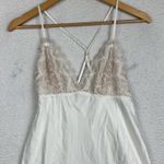 Flora Nikrooz Flora Photo 4