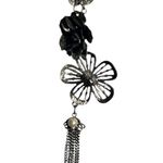 Fashion Statement Flower Design Pendant and Silver Tone Necklace Photo 3