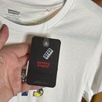 Levi's NWT  White Fitted Graphic Boho 100% Cotton Short Sleeve Tee Size Small Photo 10