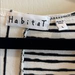 Habitat BRAND WHITE & BLACK CONTRASTING DESIGN 3/4” SLEEVES
LARGE PTP 19”/20” Photo 4