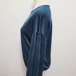 Carolina belle  Montreal jade ribbed velvet blouse size medium Photo 3