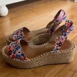 Kelly & Katie  platform sandals Photo 1