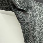 Nike  Dri Fit Mid‎ Rise Black & Gray Cheetah Print Cropped Leggings Sz M Photo 4