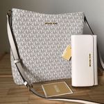 Michael Kors Set Photo 0