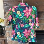 Tommy Bahama  Quarter Zip Golf and Tennis Shirt Photo 4