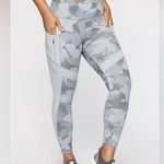 Athleta All In Camo 7/8 Tight Leggings Cobblestone Dark Grey Size M Camouflage Photo 10