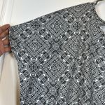 Cacique Plus Size  White Black Geometric S/S Blouse Size 18/20 EUC #2521 Photo 1