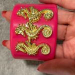 Mud Pie NWT Hot Pink Seahorse Cuff Bracelet Photo 7