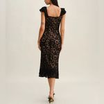 Rihoas Black Textured Ruffle Mermaid Midi Dress Photo 4