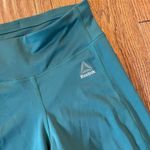Reebok 🚨 SALE ‼️  green cropped leggings size small Photo 1