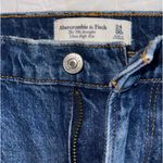 Abercrombie & Fitch Abercrombie 90s Ultra High-Rise Straight Photo 2