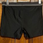 Under Armour Women’s Under Amour boy shorts Photo 1