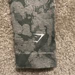 Gymshark Women’s Adapt Seamless Butt Scrunch Leggings Green Camo Size S Small Photo 5