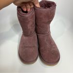 UGG  Classic short boots in Aster purple‎ women’s size 8 suede sheepskin Sherpa Photo 3