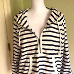 American Eagle top with hood Photo 1