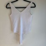 Vince  White Ribbed sleeveless bodysuit v neck Top size medium Photo 1