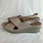 Clarks  Reedly‎ Variel Slingback Platform Wedge Sandals 12 Womens Beige Nubuck Photo 4
