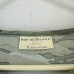Bobbie & Brooks Bobbie Brooks Long Sleeve Camo Cropped Shirt Womens Small Green Photo 2