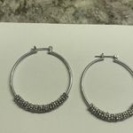Lot Of 2 Silver Tone Costume Earrings Pierced Hoops Photo 4