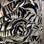 JS Collections Flattering White & Navy Tiered Texture sheath  lFloral Dress Size 10 Photo 4