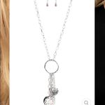 Paparazzi NWOT TRINKET TWINKLE - PINK RHINESTONE SILVER DISC NECKLACE - Photo 1