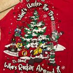 Buc-ee's  Christmas beaver red short sleeve shirt Photo 1