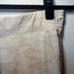 Athleta Womens Brooklyn Joggers Abalone Beige Camo Athletic Pants Pockets Size 8 Photo 3