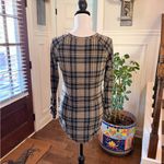 Coco & Main EUC Plaid Long Sleeve Tunic with Ruched Sleeves and Sides Tan Size M Photo 1