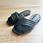 Tory Burch Kira Quilted Perfect Black Criss Cross Sandals Leather Flat Size 8 Photo 5