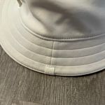 Lululemon  NWT S/M Both Ways‎ Reversible Bucket Hat in Manifesto Print & Bone Photo 9