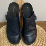 Clarks  womens leather navy blue slip ons size 27 Photo 1