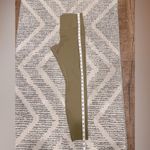 Brooks  Run Happy Leggings Photo 10