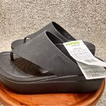 Crocs Brand new with the tags size 6 Women's 208727 Brooklyn Flip
208727 Photo 2